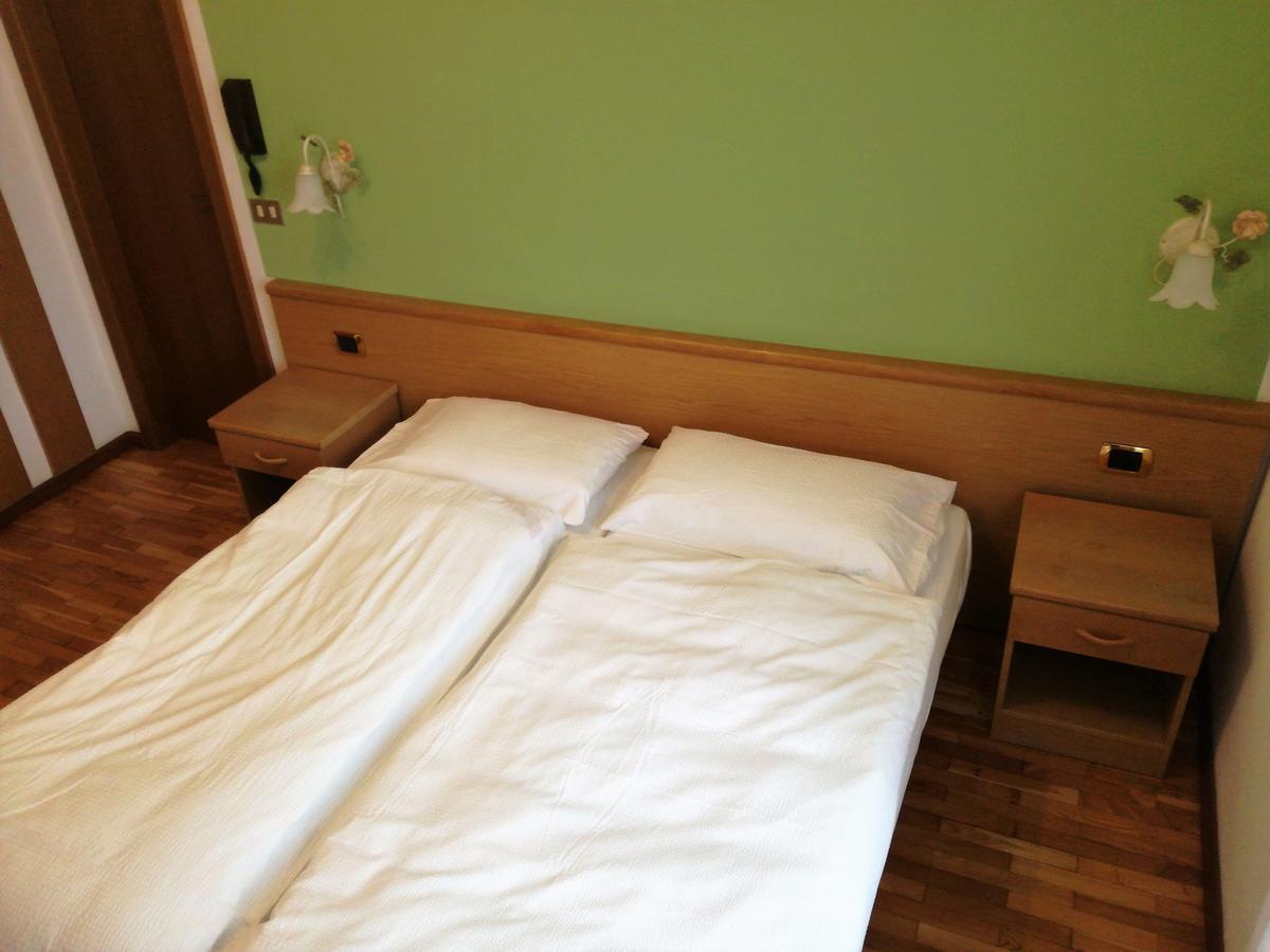 Green Base Hotel B&B Malè エクステリア 写真